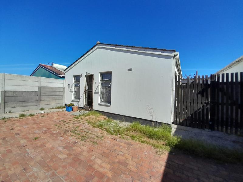 2 Bedroom Property for Sale in Portlands Western Cape